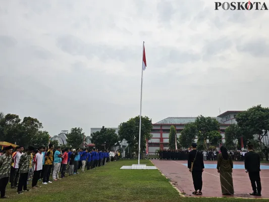 Ratusan WBP Rutan Kelas I Tangerang mengikuti upacara HUT RI ke-79. (Poskota/Veronica)