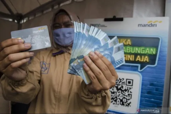 Saldo dana bansos PKH 2024, senilai Rp2.400.000 diterima pemilik NIK KTP yang masuk DTKS Kemensos RI. (Foto: Instagram/@infobansos)