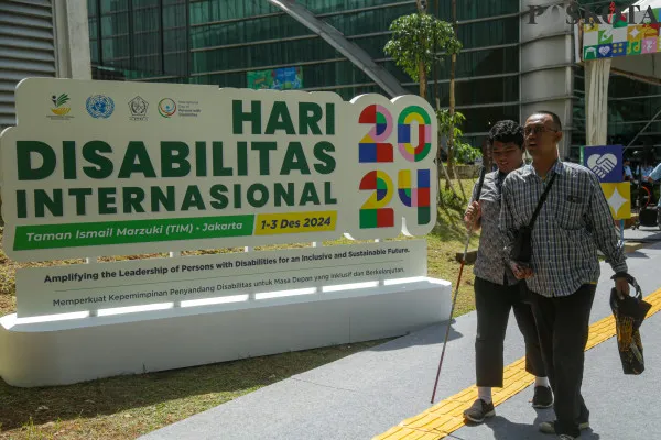 Peringatan Hari Disabilitas Internasional 2024 di Taman Ismail Marzuki, Menteng, Jakarta Pusat, Minggu, 1 Desember 2024. (Poskota/ Ahmad Tri Hawaari).