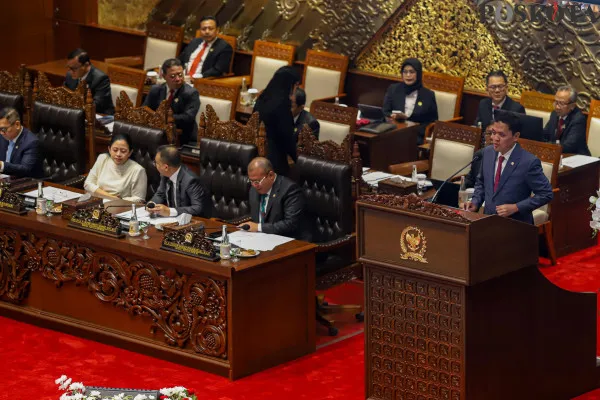 Rapat Paripurna ke-9 tersebut mengagendakan laporan Komisi III DPR atas hasil uji kelayakan (Fit and Proper test) terhadap calon pimpinan KPK dan Dewan Pengawas (Dewas) KPK masa jabatan 2024-2029 serta pengambilan keputusan dan pidato Ketua DPR pada penutupan masa persidangan I tahun sidang 2024-2025. (Poskota/ Ahmad Tri Hawaari)