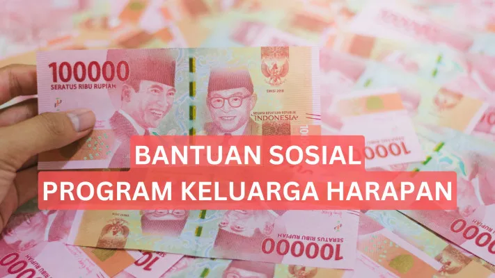 Penyaluran dana bantuan sosial PKH. (Poskota/Legenda Kinanty Putri)