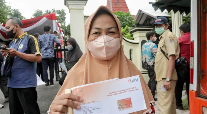 ilustrasi, bansos Rp400.000 dicairkan merata kepada KPM, cek informasinya. (kemensos.go.id)