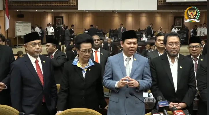 Ketua DPD Sultan B Najamudin bersama tiga pimpinan lainnya, yaitu GKR Hemas, Yorrys, dan Tamsil Linrung. (Tangkapan layar TV Parlemen)