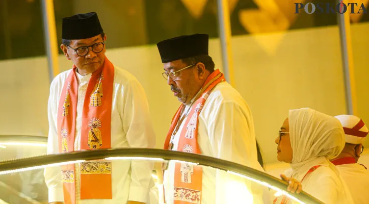 Sejumlah pasangan calon Gubernur dan Wakil Gubernur Saat tiba akan melakukan debat kedua Pilkada di Beach Ancol Internasional Stadium, Jakarta Utara, Minggu, 27 Oktober 2024. KPU DKI Jakarta menetapkan tema debat kedua yakni Ekonomi dan Kesejahteraan Sosial pada Pilkada 2024 yang akan digelar di Jakarta di Beach City International Stadium, Jakarta Utara. (Poskota/Ahmad Tri Hawaari)