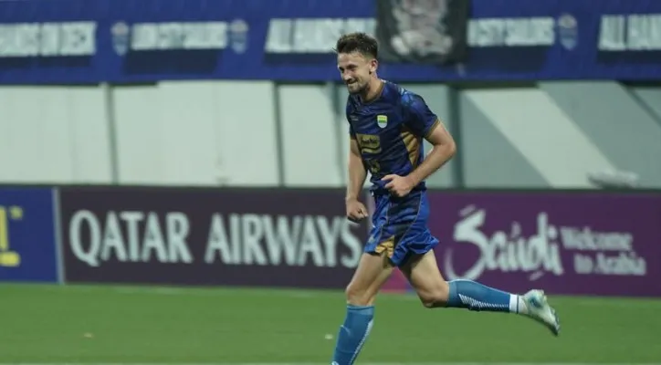 Mateo Kocijan usai mencetak gol ke gawang Lion City Sailors. (persib)