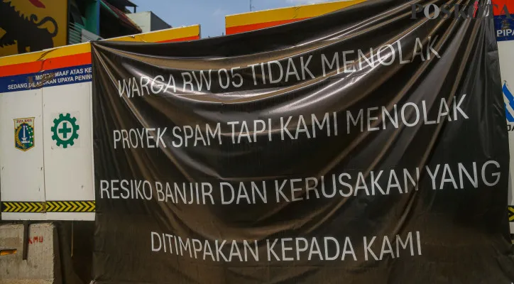 Aktivitas pengunjung pada salah satu Pusat perbelanjaan di kawasan Jakarta, Minggu, 24 November 2024. Pemerintah Pusat akan menaikkan pajak pertambahan nilai (PPN) dari 11 persen menjadi 12 persen mulai 1 Januari 2025 yang kebijakan ini diatur dalam Undang-Undang (UU) Nomor 7 Tahun 2021 tentang Harmonisasi Peraturan Perpajakan dan bertujuan untuk menjaga kesehatan Anggaran Pendapatan dan Belanja Negara (APBN) serta pemerintah memastikan daya beli masyarakat tidak akan terganggu berkat sejumlah regulasi yang telah dirancang untuk melindungi kelompok berpenghasilan rendah. (Poskota/Ahmad Tri Hawaari)