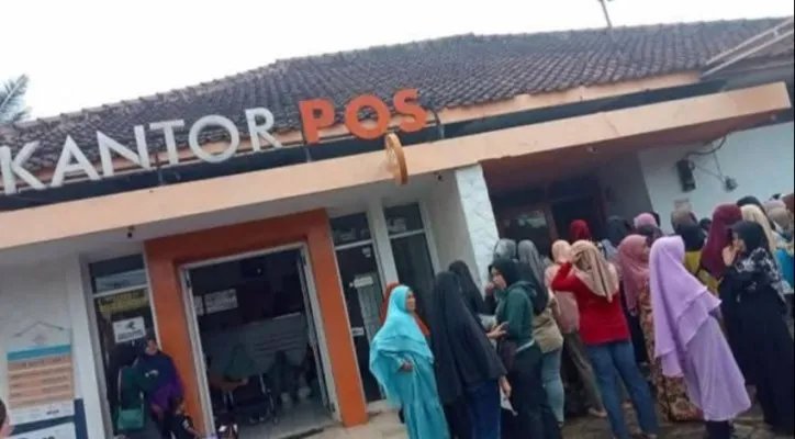 Program Keluarga Harapan (PKH) dan Bantuan Pangan Non Tunai (BPNT) mulai dicairkan melalui PT Pos Indonesia.. (facebook)