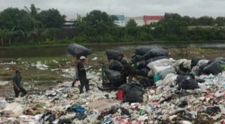 Tumpukan sampah liar di Kampung Kepu RT 09 RW 07 Kelurahan Marunda, Kecamatan Cilincing, Jakarta Utara. (Dok. Warga)