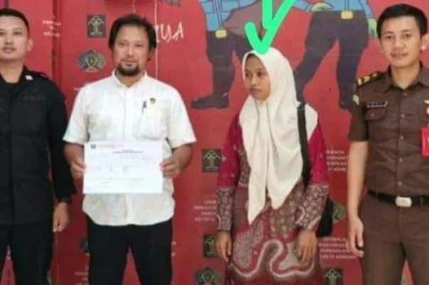 Seorang guru honorer menjadi tersangka seusai dituding atas kasus penganiayaan murid.(Instagram/@folkshitt)