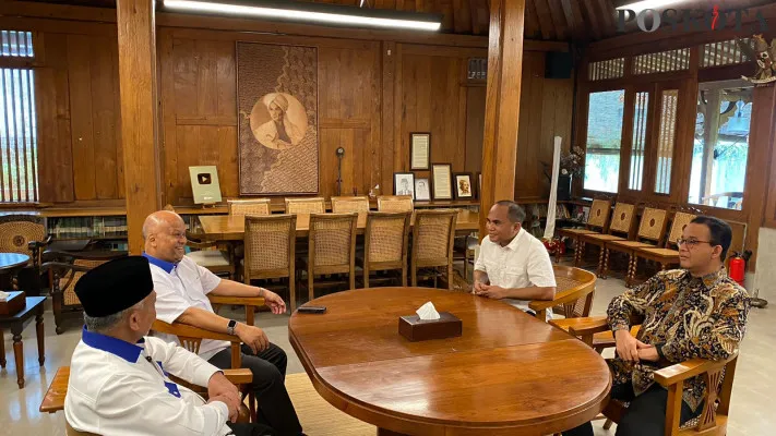 Calon Gubernur dan Wakil Gubernur Jawa Barat, Ahmad Syaikhu-Ilham Habibie menemui Anies Baswedan di kediamannya kawasan Lebak Bulus, Jakarta Selatan. (Poskota/Pandi)