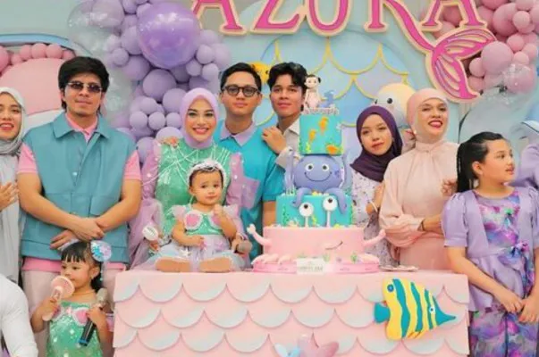 Momen Aurel Hermansyah dan Atta Halilintar merayakan ulang tahun anak keduanya, Azura.(Instagram/@aurelhermansyah)