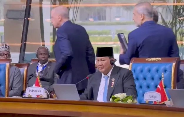 Viral beredar video sejumlah delegasi walkout pada Konferensi Tingkat Tinggi (KTT) Ke-11 Developing Eight (D-8) saat Presiden RI Prabowo Subianto pidato, salahsatunya Presiden Turki Erdogan Tayyip. (Capture Youtube Seketariat Presiden)