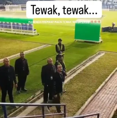 Ketegangan terjadi setelah usai permainan Persib Bandung VS Port FC yang diduga salahsatu Bobotoh dianiaya oleh pemain Persib. (Instagram @officialvpc)