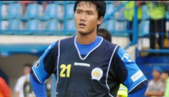 Irfan Raditya ketika menjadi pemain sepak bola dan membela Tim Arema Malang beberapa tahun lalu. (Istimewa)