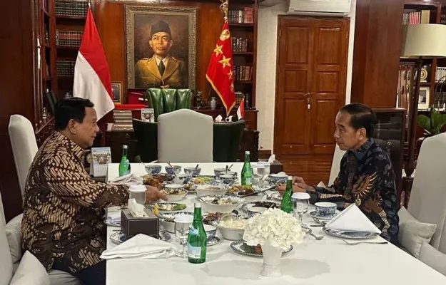 Suasana makan malam di kediaman Presiden Prabowo Subianto di Kertanegara Jakarta, Jumat malam, 6 Desember 2024.