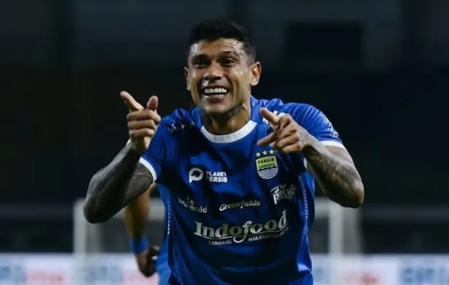 Ciro Alves selebrasi usai cetak gol lawan Malut United. (@persib)