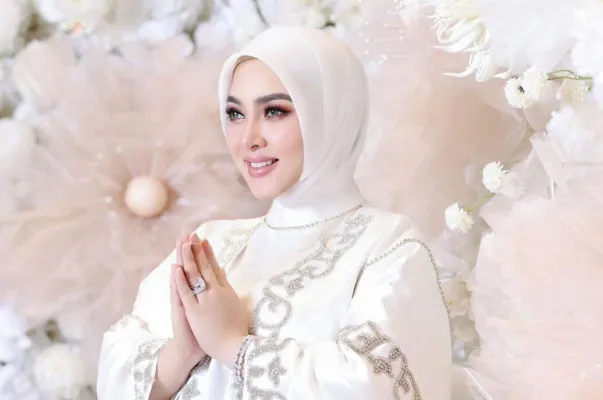 Dikira Murah, Tas Mewah Merk Hermes Syahrini Ternyata Seharga 1 Rumah (Instagram/@princessyahrini)