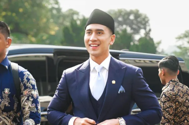 Verrell Brasmasta janji tidak akan ambil gaji menjadi anggota DPR RI selama satu tahun.(Instagram/@bramastavrl)