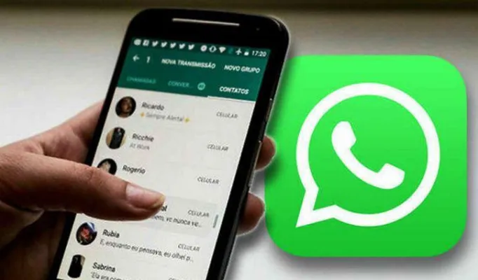 Cara menyalakan fitur read receipts pada Whatsapp agar tidak ketahuan saat membaca pesan.(Pinterest)