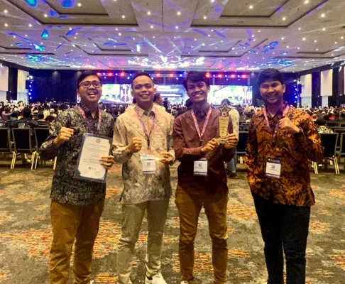 PLN UID Jakarta Raya meraih dua penghargaan dengan predikat excellent dan platinum pada acara Temu Karya Mutu Produktivitas Nasional (TKMPN) XXVIII Tahun 2024 yang berlangsung di Bali Nusa Dua Convention Center, 2–6 Desember 2024. (ist)