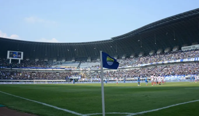 Pemain Persib Bandung bertekad raih kemenangan meski berstatus sebagai tim tamu dalam laga melawan Persis Solo esok hari. (Persib Official)