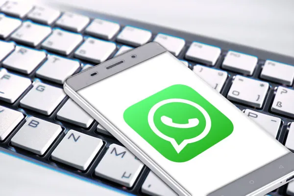 Pulihkan chat WhatsApp yang terhapus dengan cara ini. (Sumber: pixabay/geralt)