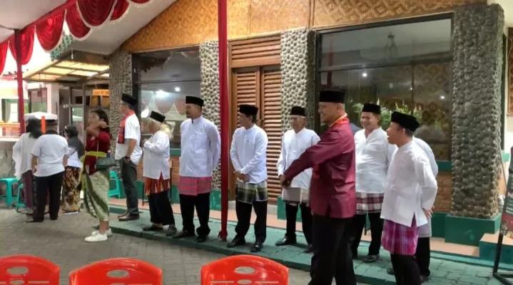 Para panitia jemaat di Gereja Katolik Santo Servatius di Jalan Raya Kampung Sawah, Jatimelati, Kecamatan Pondok Melati, Kota Bekasi, Rabu, 25 Desember 2024. (Dok Gereja Katolik Santo Servatius).