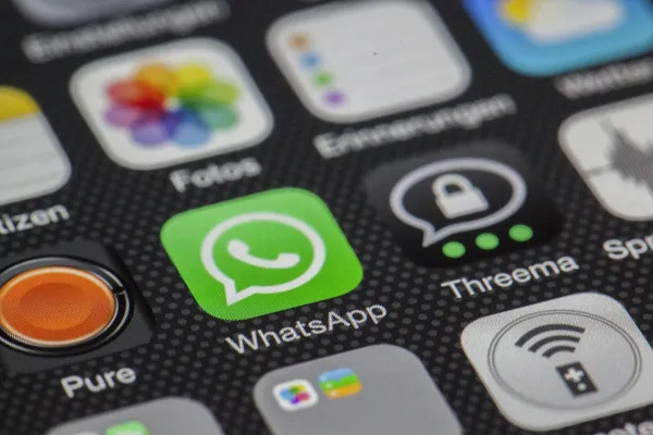 Cara agar WhatsApp Anda terlihat offline di perangkat Android maupun iPhone. (pixabay/pexels)