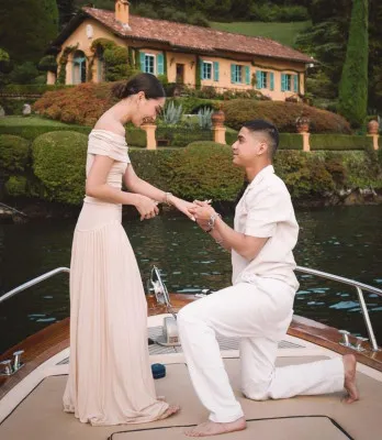 Al Ghazali resmi lamar Alyssa Daguise di Lake Como, Italy. (Tangkap layar/Instagram/@alghazali7)