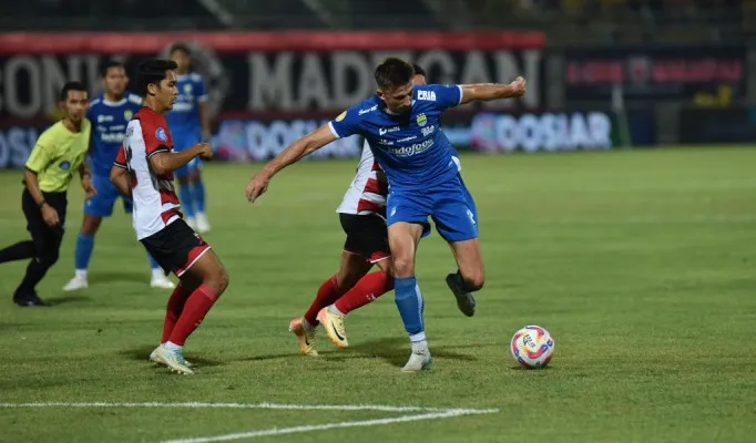 Madura United menyerah dalam pertandingan lawan Persib Bandung dengan hasil akhir 2-2. (Offisial Persib)