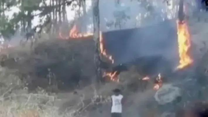 Teks Foto: Upaya pedaman api di hutan dan lahan di Gunung Lawu. (ist)