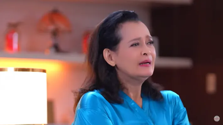 Sinopsis Tertawan Hati Episode 125 28 Mei 2024, Ibu Rina Mohon-mohon ke Soraya Agar Hanif Kembali Padanya (Foto YouTube Sinemart)