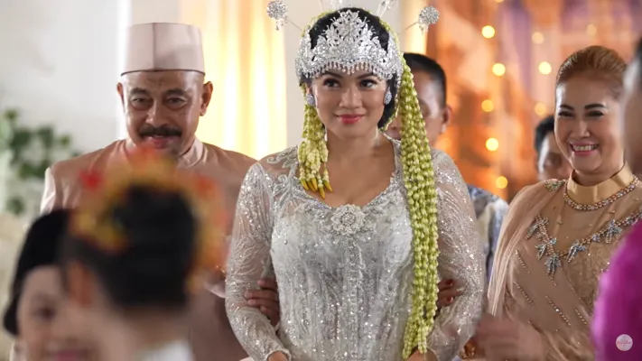 Sinetron Tertawan Hati Episode 24 Mei 2024 Hari Ini: Mengejutkan, Soraya Mau Cerai dari Hanif Karena Ibu Rina (Foto Poskota/YouTube Sinemart)