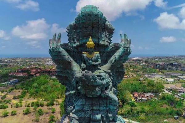 Garuda Wisnu Kencana simbol kebesaran dan kebudayaan Bali. 