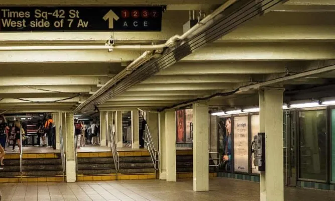 Stasiun kereta bawah tanah Times Square, foto tahun 2021. Foto: Debra L Rothenberg/Zuma Wire/Rex/Shutterstock