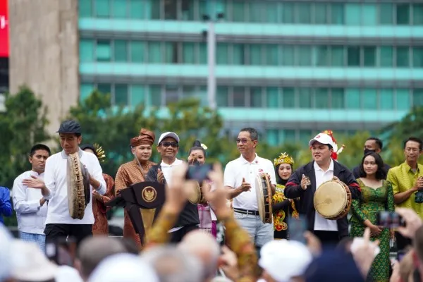 Presiden Jokowi dan Pj Gubernur DKI, Heru Budi Kick Off ASEAN 2023 di Bunderan HI, Jakpus. (Ist)