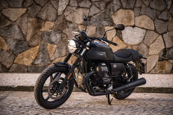 Moto Guzzi V7 hadir di Indonesia dengan desain khas Italia. (foto/pid)