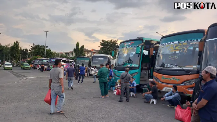 Suasana Terminal Bus Kalideres Di Masa Pandemi Covid-19. (cr01)