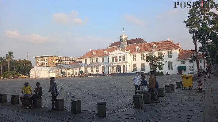 Kawasan Wisata Kota Tua, Jakarta Barat, salah satu destinasi wisata favorit warga saat libur Lebaran. (cr01)