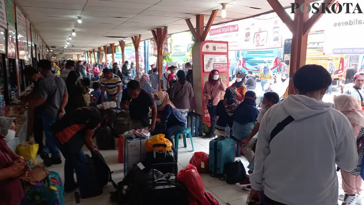 Suasan mudik lebaran di Terminal Kalideres, Jakarta Timur. (cr01)