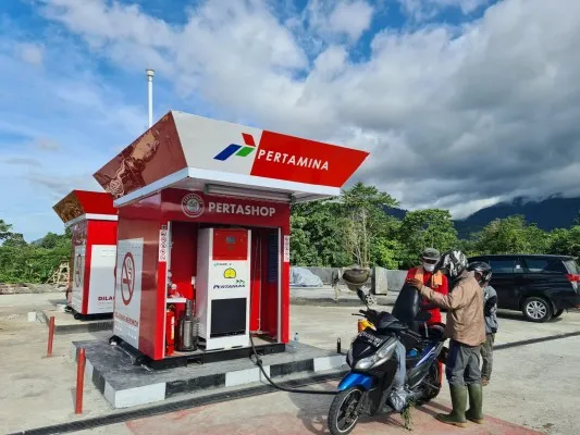 Energi berkualitas dari layanan Pertashop diminati masyarakat Papua Barat. (foto: pertamina)