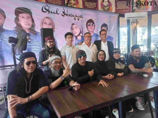 Grup Band Qul Hayya Luncurkan Single Perdana 'Samudera Cinta' saat jumpa pers di kawasan Jakarta Selatan. (foto: novriadji)