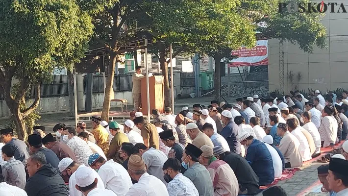 Ilustrasi. Pelaksanaan salat Ied di lapangan Yayasan Sekolah Al Hasra, Bojongsari Baru Depok. (foto:angga)