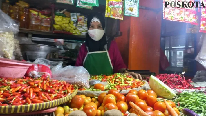 Sri, pedagang sayur mayur di Pasar Slipi, Jakarta Barat. (Pandi)