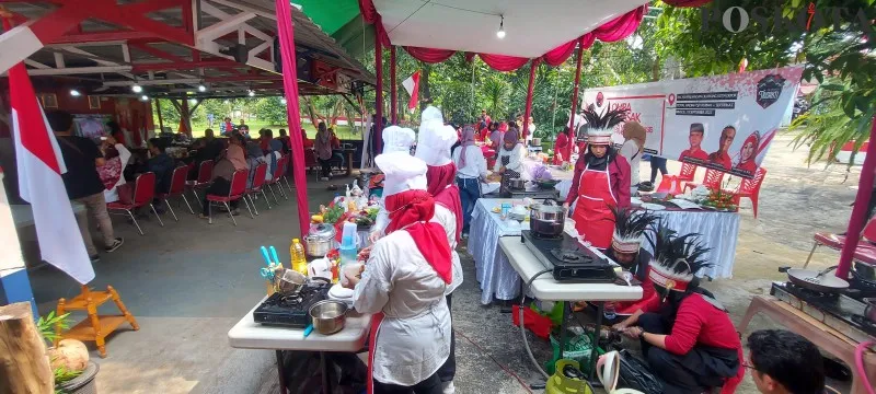 Ajang lomba masak menggunakan pangan lokal oleh para ibu-ibu kader se Kecamatan Kota Depok diadakan oleh PDIP Kota Depok. (angga)