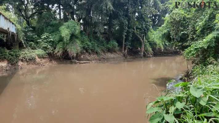 Kondisi Kali Angke yang terkini di Kecamatan Kembangan, Jakarta Barat. (aldi)