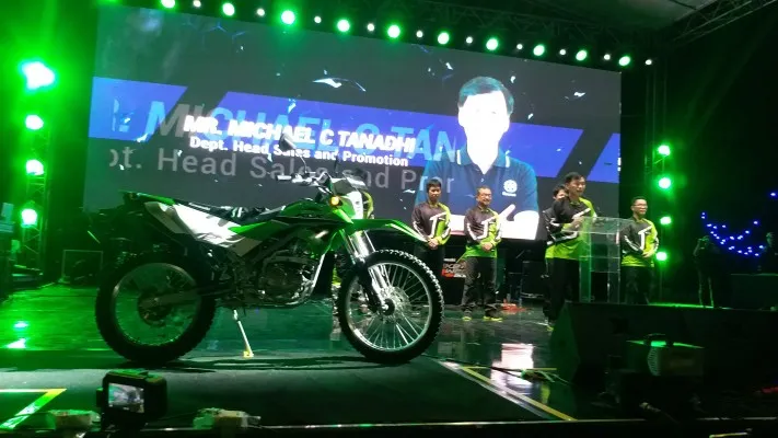 Kawasaki New KLX150 meluncur di acara Kawasaki Bike Week (KBW) 2023, Pantai Karnaval Ancol, Sabtu (4/2/2023) malam. (Ist)