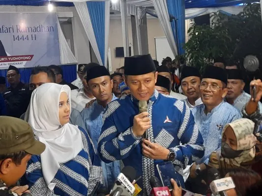 Agus Bambang Yudhoyono saat mengunjungi pelaku UMKM di Cipayung, Jakarta Timur. (Ist)