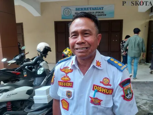 Foto: Kabid Lalin Dishub Banten, Entis B. Ilyas ingatkan pelabuhan merak tak layani pemudik bawa sepeda motor dialihkan ke pelabuhan Ciwandan. (Poskota/Bilal Hardiansyah)