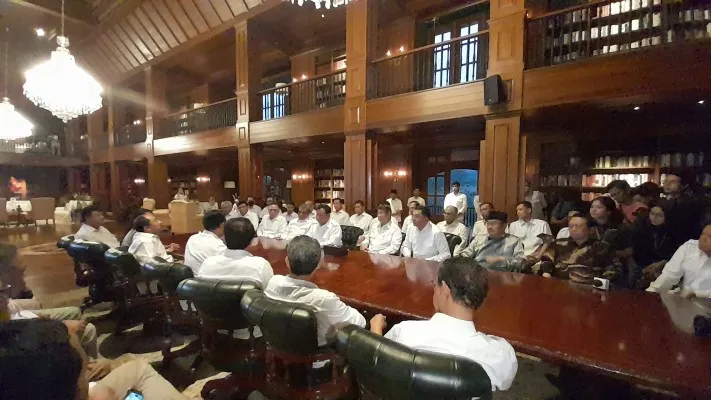 Wiranto temui Prabowo hari ini. Foto: Poskota/Panca Aji.